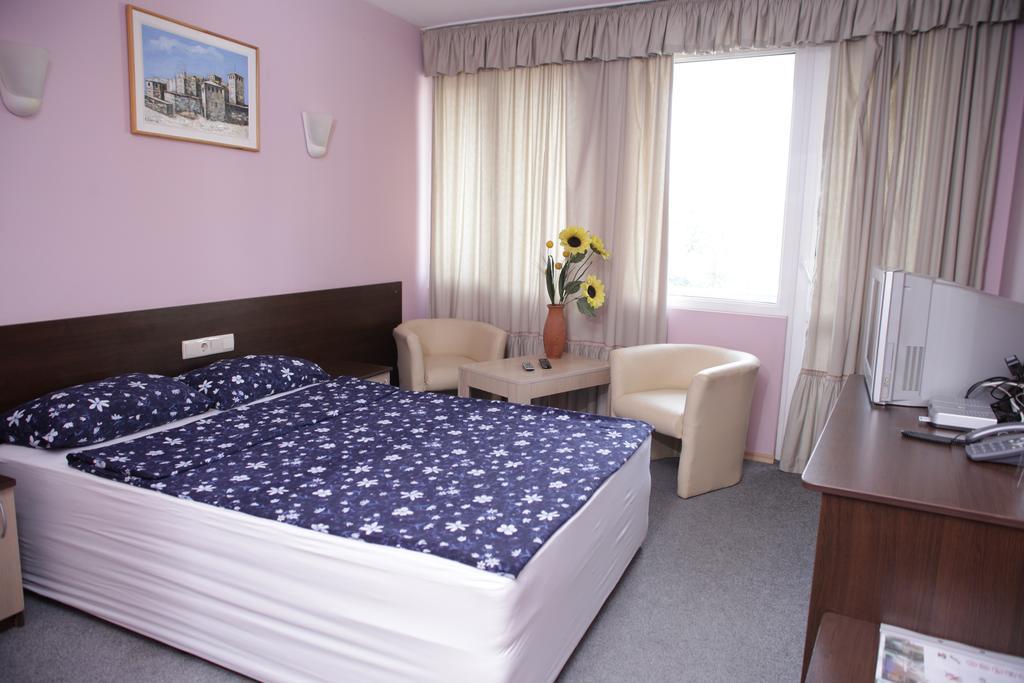 Family Hotel Avramov Widin Exterior foto