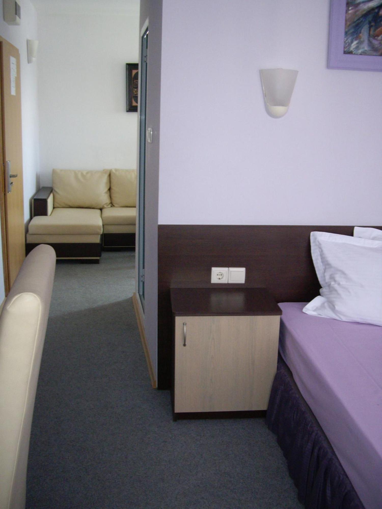 Family Hotel Avramov Widin Exterior foto