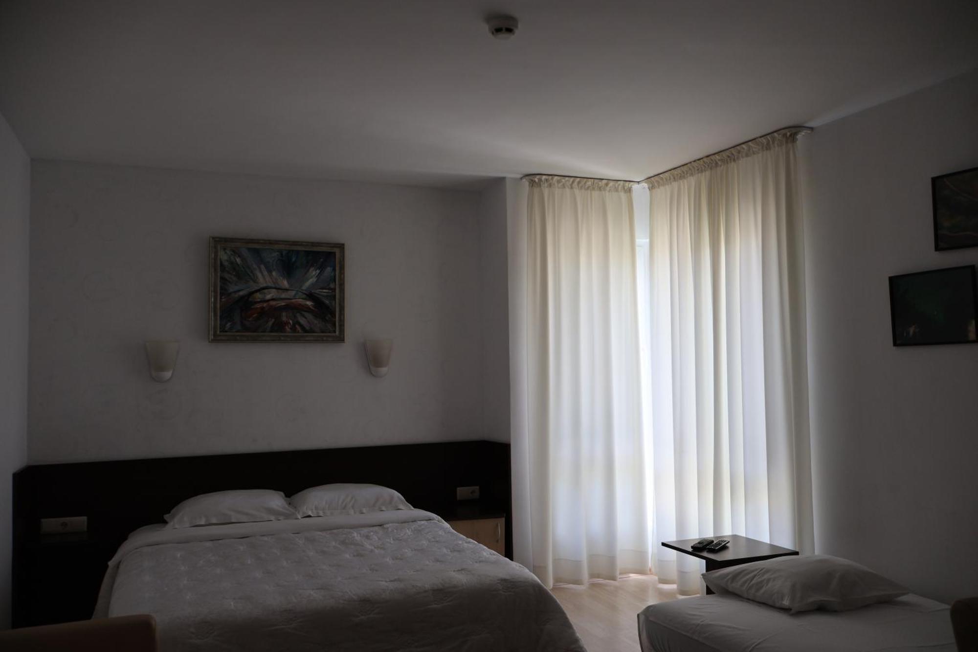 Family Hotel Avramov Widin Exterior foto