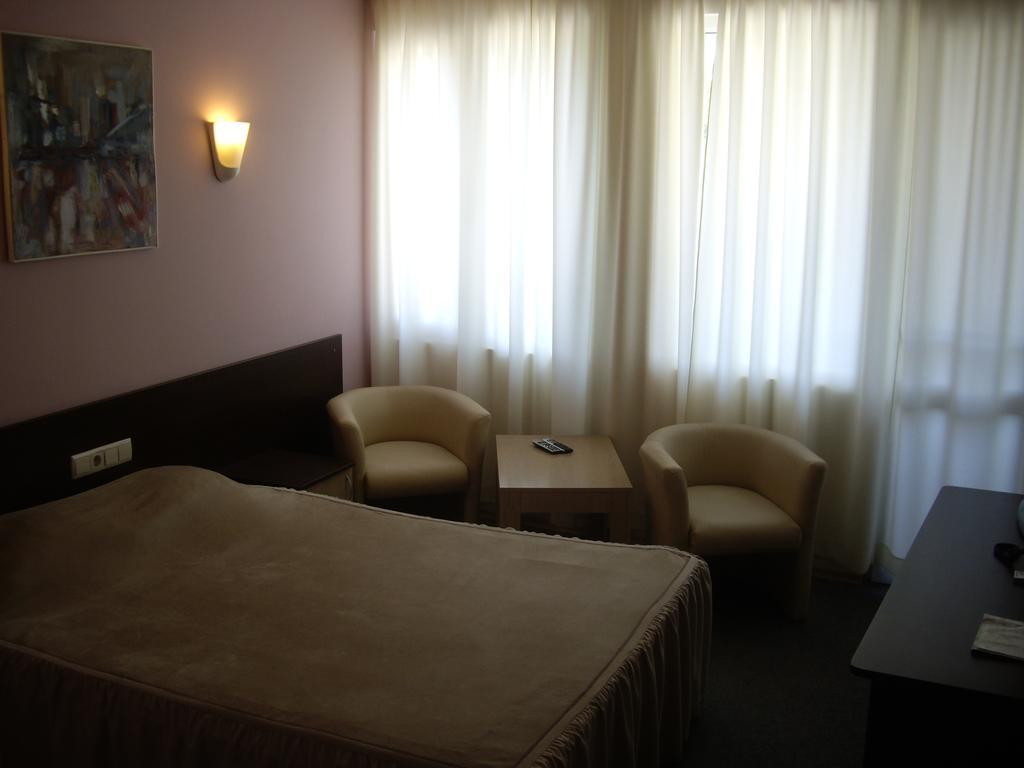 Family Hotel Avramov Widin Exterior foto